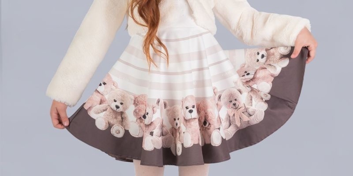 Vestido Kukie Panda: O Toque Lúdico que Encanta Pequenos e Grandes